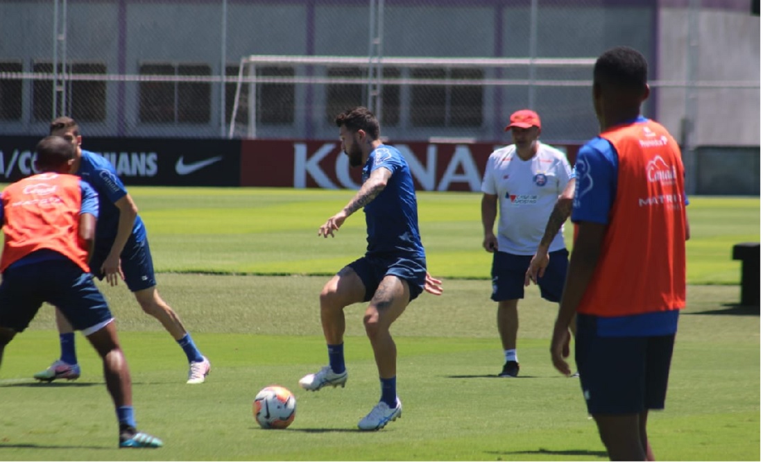 Antes De Embarque Para Argentina Bahia Treina No CT Do Corinthians