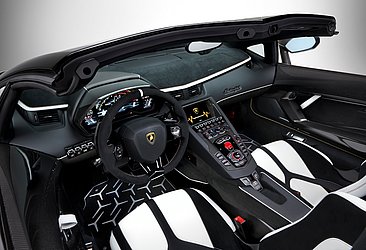 O interior do superesportivo Aventador, da Lamborghini