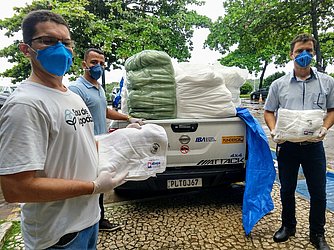 Entrega de 1 mil toalhas para Secretaria de Saúde da Bahia