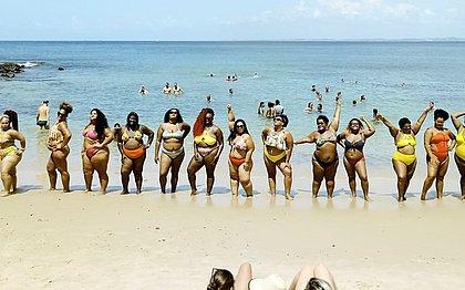 Mulheres gordas e negras fazem ato no Porto da Barra contra o preconceito