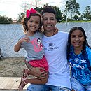 Baiano, Vander aproveita as férias ao lado das filhas Júlia, de 4 anos, e Ana Luísa, 10