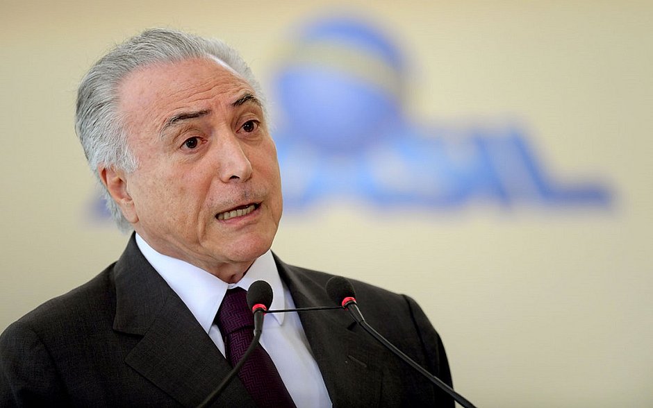 Michel Temer deve trocar 17 ministros, diz Romero Jucá 