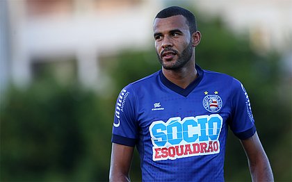 Ernando seguirá no elenco do Bahia por mais uma temporada