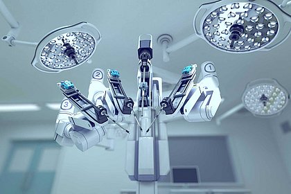 Robôs são operados por médicos humanos e oferecem maior precisão nas cirurgias