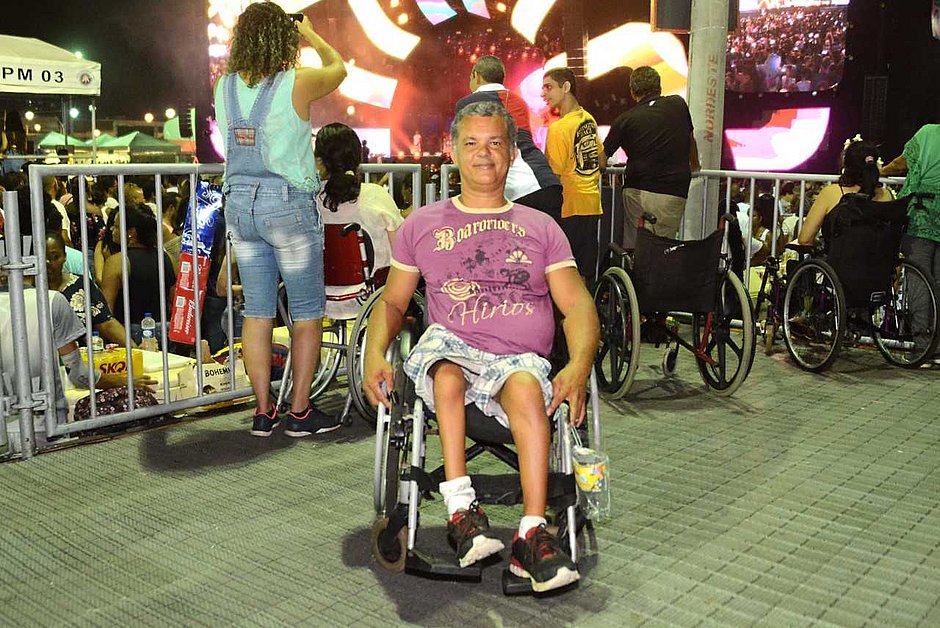 Resultado de imagem para Camarote acessÃ­vel Ã© opÃ§Ã£o para pessoas com deficiÃªncia no festival