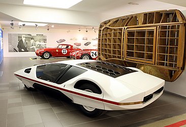 A Ferrari projetou um modelo esquisito, mas o veículo não foi produzido