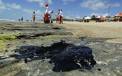 Nordeste, RJ e ES ainda têm 433 localidades com fragmentos de óleo