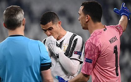 Cristiano Ronaldo, durante jogo contra o Porto: mais uma eliminação da Juventus na Champions