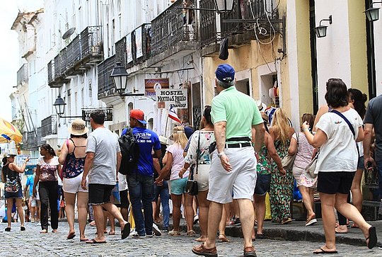 Resultado de imagem para turistas em salvador