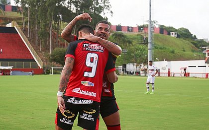 Carleto e Léo Ceará marcaram na goleada do Vitória sobre o River-PI por 4x1