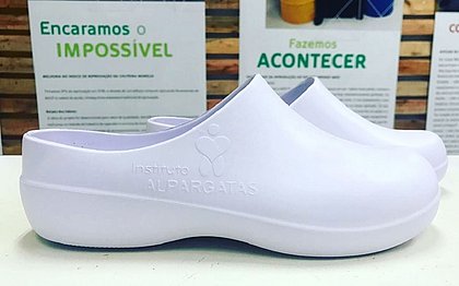 Braskem e Alpargatas doam máscaras e calçados para profissionais de saúde -  Jornal Correio