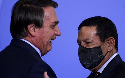 Mourão não participa de reunião convocada por Bolsonaro: ‘não fui convidado’