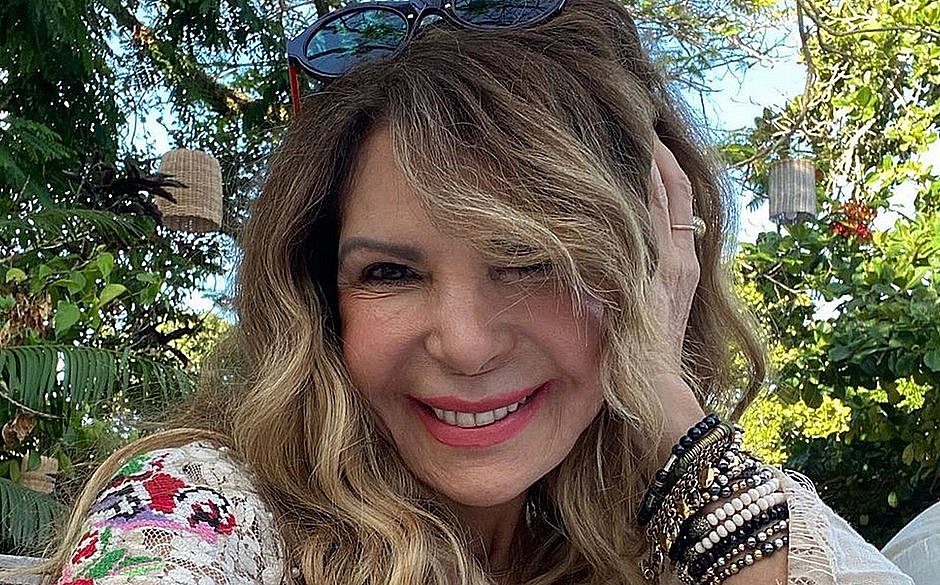 Elba Ramalho diz que coronavírus foi criado por 'comunistas' para 'destruir cristãos'