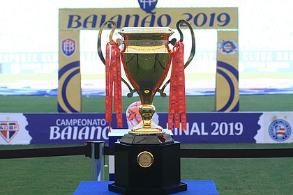 Troféu do Campeonato Baiano conquistado pelo Bahia em 2019