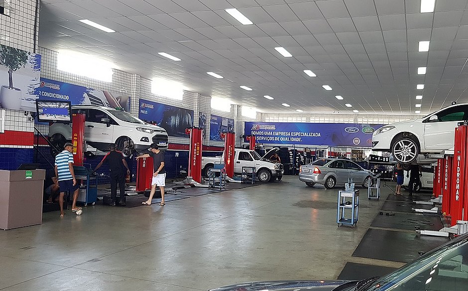 Vai consertar o carro? Escolher um auto center estruturado