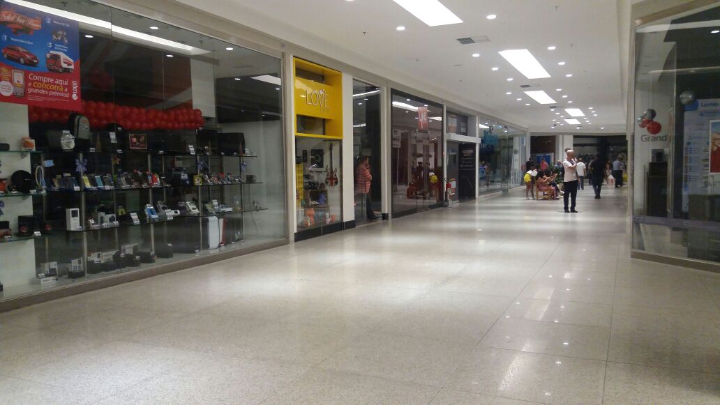 Apagão atinge Shopping da Bahia nesta terça (26); assista Jornal