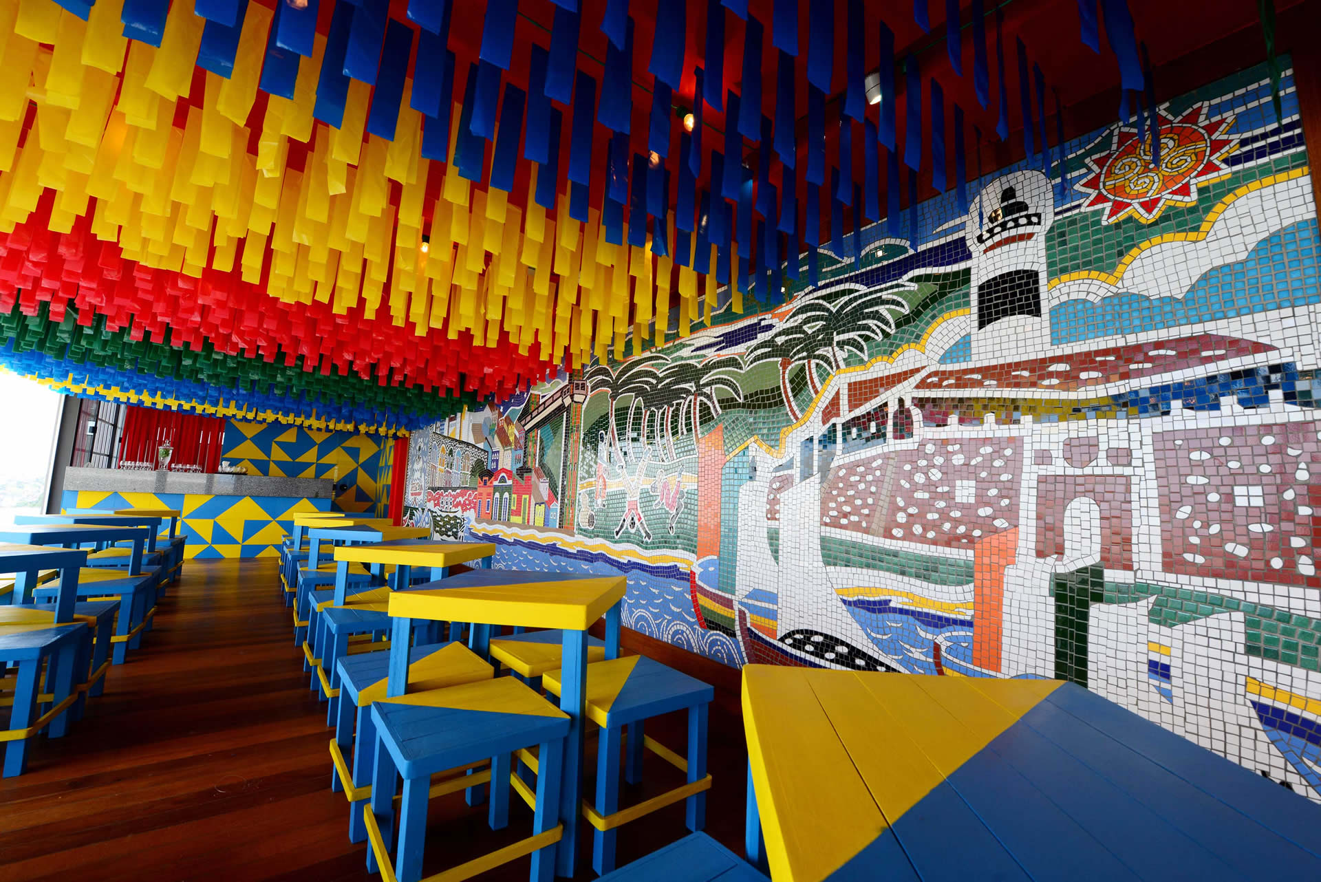 Terraço da Casa do Carnaval tem espaço para pequenos shows e vista da Baía de Todos os Santos