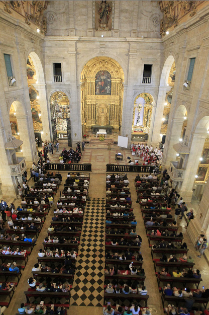 Fiéis lotam Catedral Basílica em reabertura - Jornal CORREIO ...
