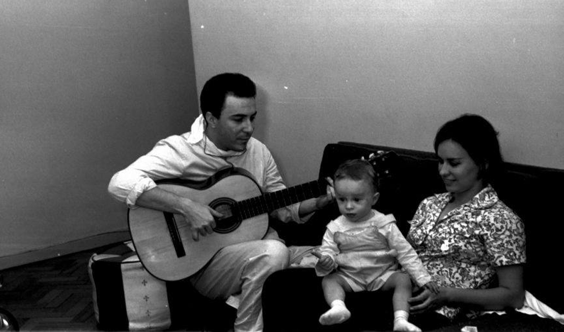 Com Astrud Gilberto