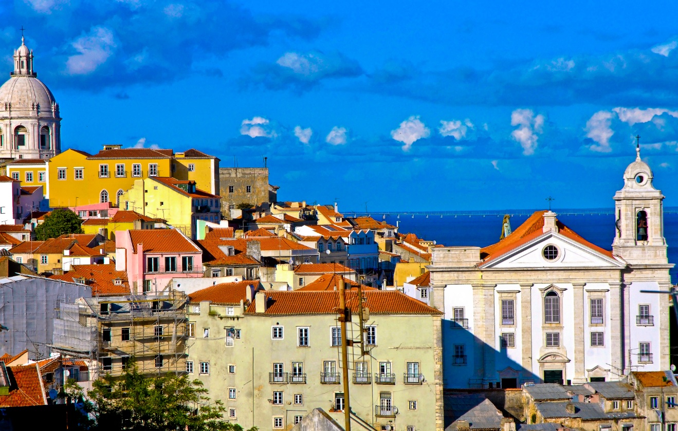 Parece Salvador mas é Lisboa: Bairro Alto, o equivalente a nossa Cidade Alta 