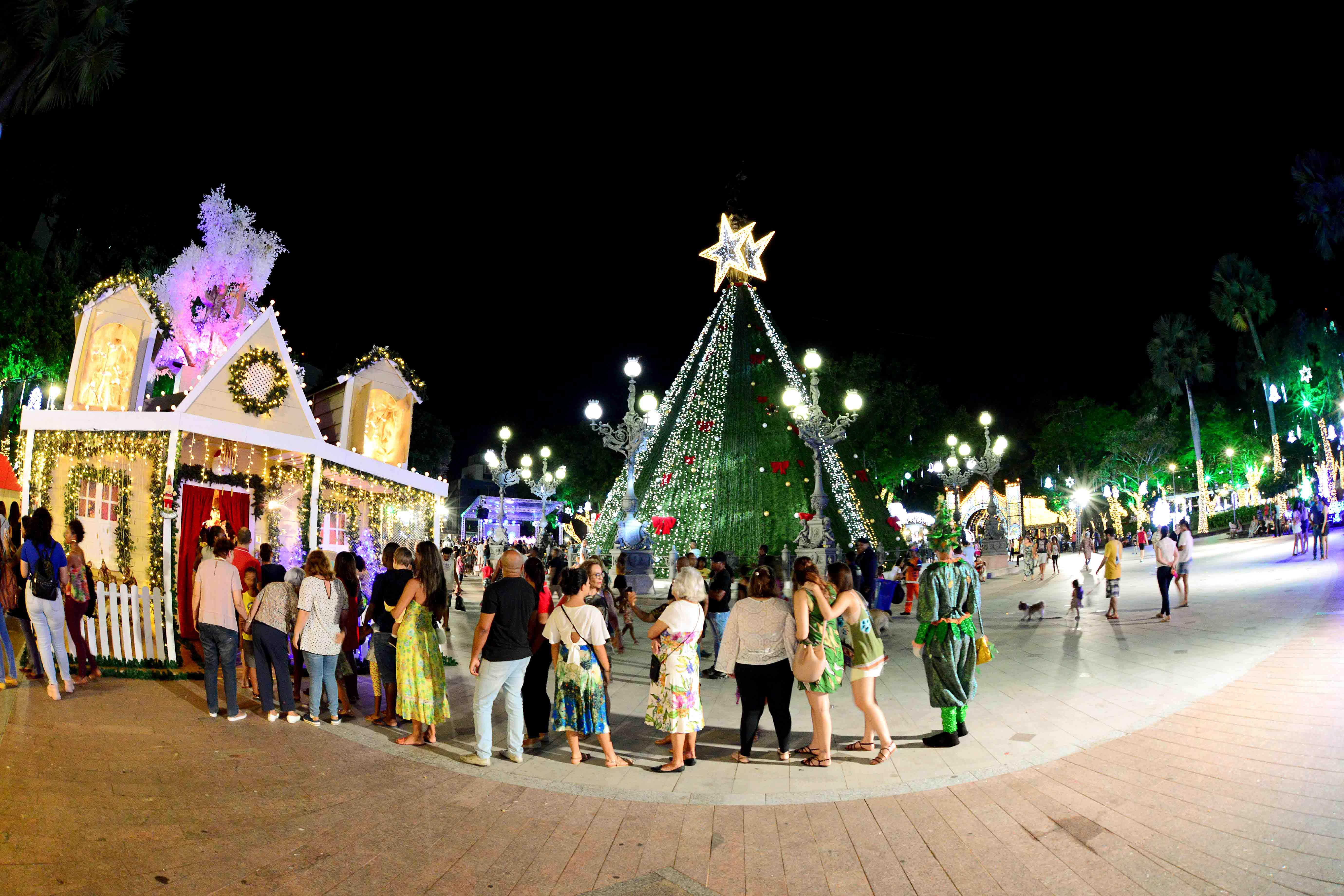 Decoração de Natal no Campo Grande atraiu 50 mil visitantes no primeiro fim  de semana - Jornal Correio