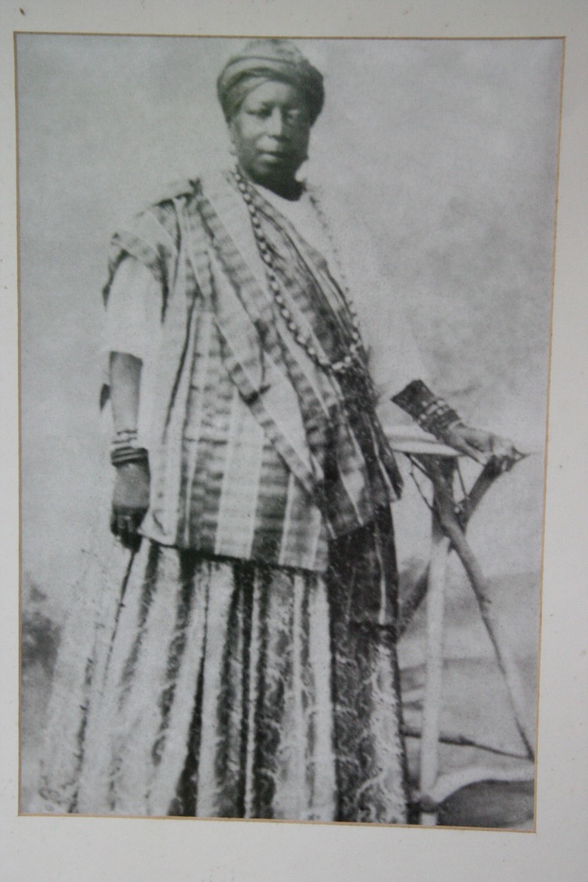2 Mãe Bada de Oxalá 1939-1941 Segundo a enciclopédia brasileira da diáspora africana, ela era filha de africanos e codirigiu o Afonjá ao lado de Mãe Senhora durante um breve intervalo