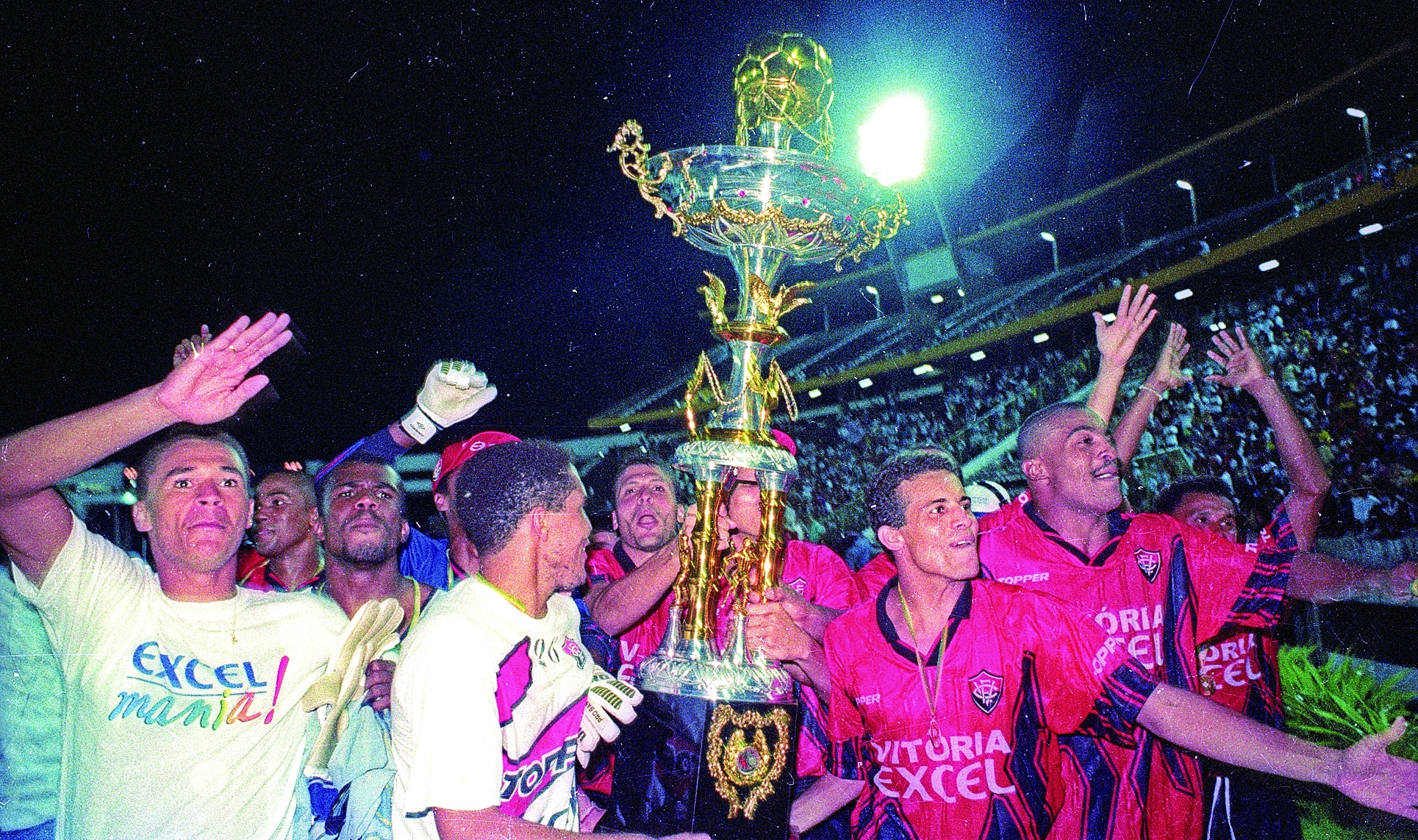 Vitória sai na frente e sob o comando de Arturzinho traz o primeiro troféu para casa em 1997, ao derrotar o Bahia por 3x0.