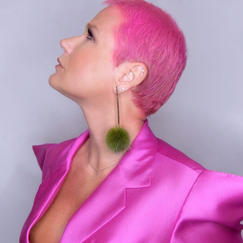 De Cabelo Rosa Xuxa Celebra Estreia Na Record Jornal Correio 0 watchers430 page views0 deviations. de cabelo rosa xuxa celebra estreia na