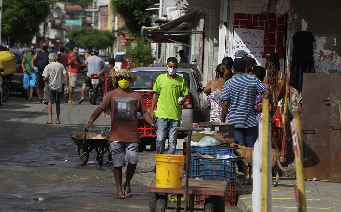 O bairro de Periperi, no Subúrbio Ferroviário, teve seu primeiro dia de medidas restritivas regionalizadas nesta quinta-feira (28).