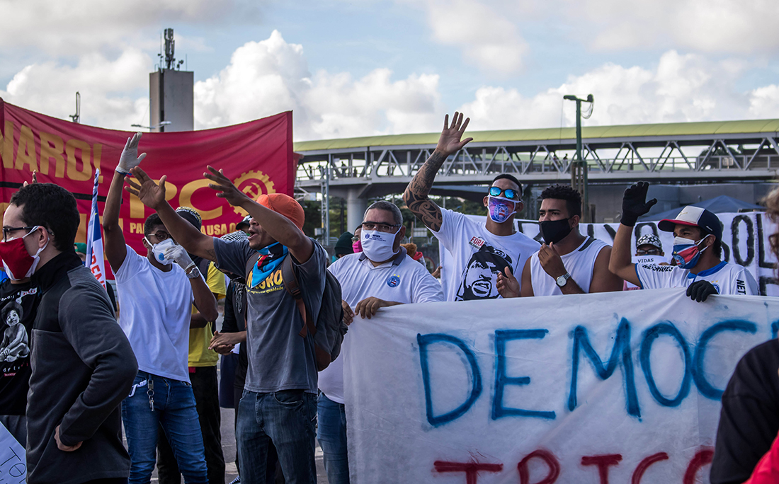 Os primeiros manifestantes começaram a chegar por volta das 14h. Eles se concentraram nas proximidades do Shopping da Bahia e da Estação Rodoviária de Metrô.