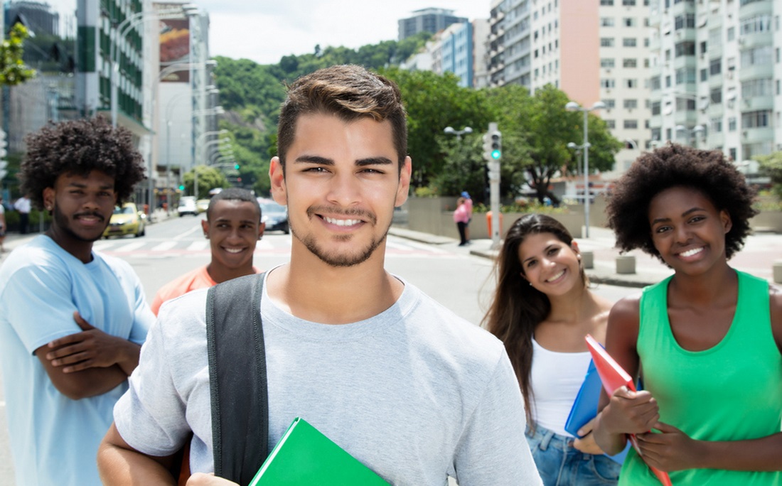 Segundo o levantamento, 65,6% dos participantes já concluíram o ensino médio nos anos anteriores