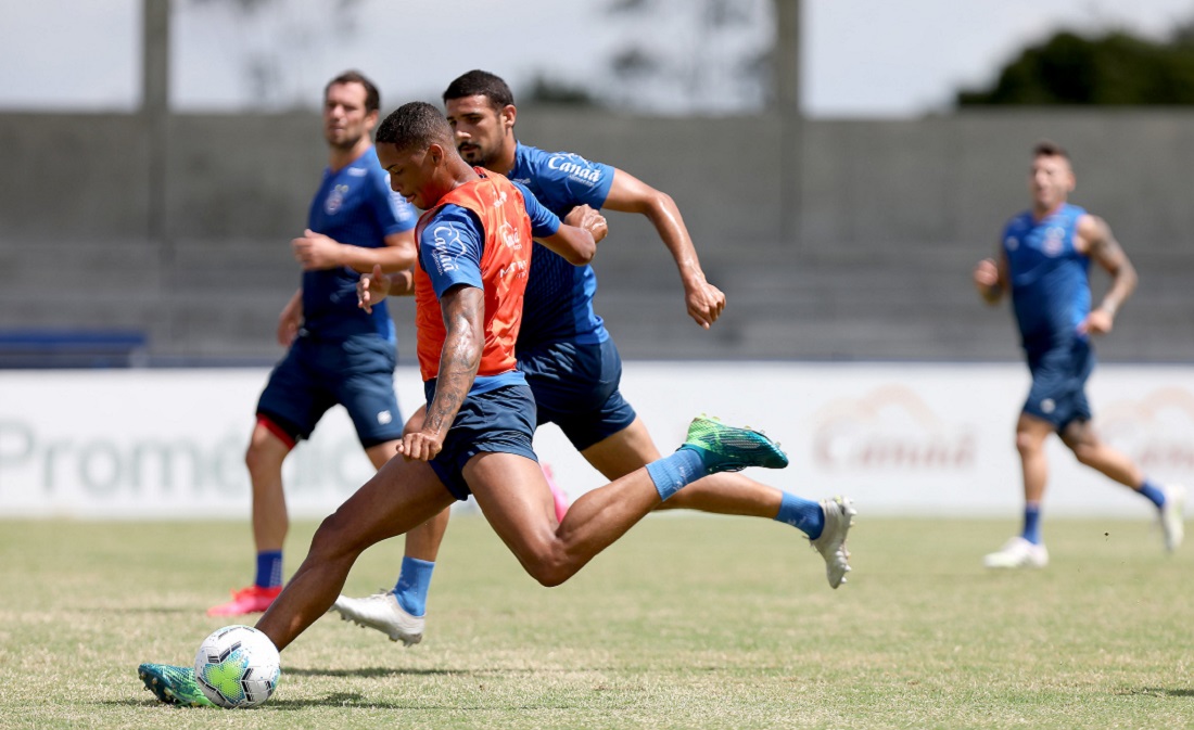 Reservas fizeram trabalho no campo sob o comando do técnico Roger Machado