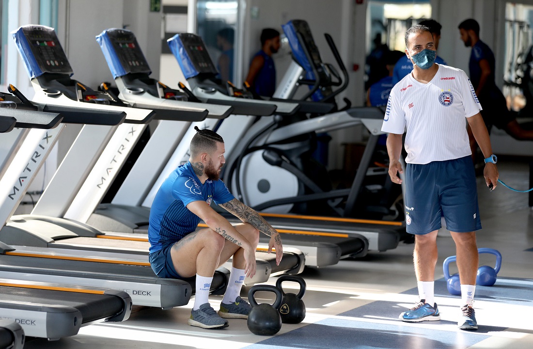 Rossi, atacante do Bahia, na academia da Cidade Tricolor