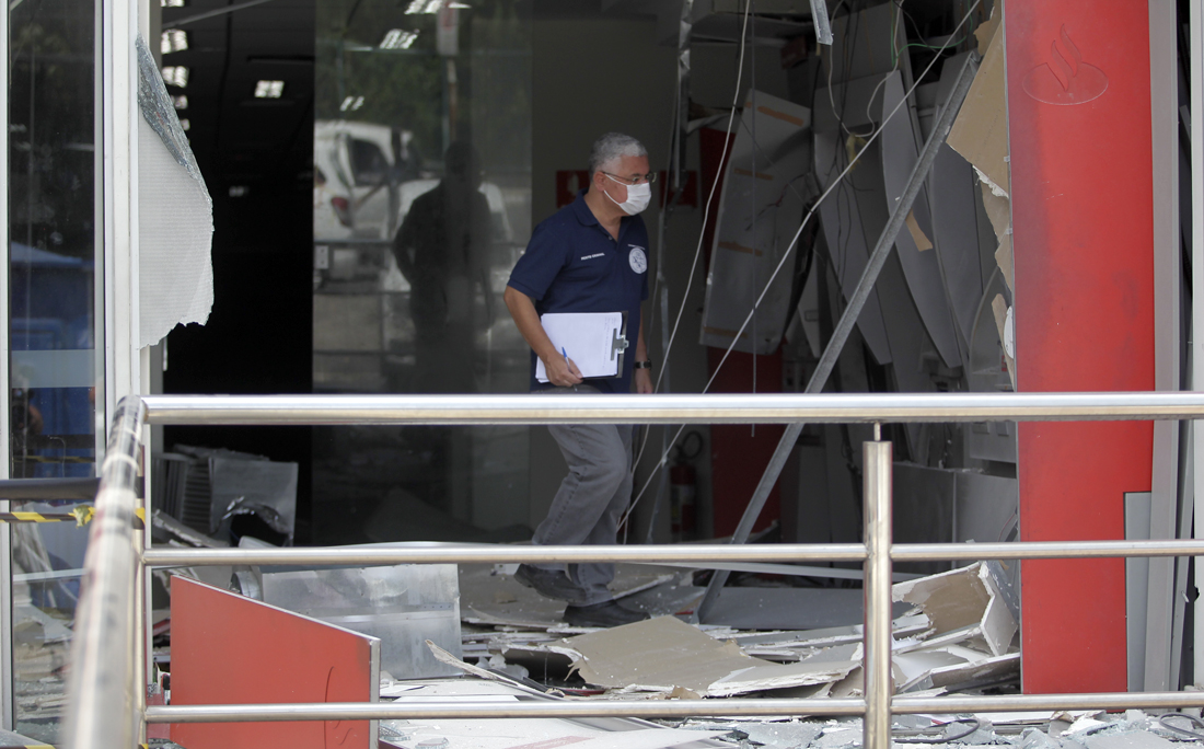 Ninguém ficou ferido, segundo a polícia.