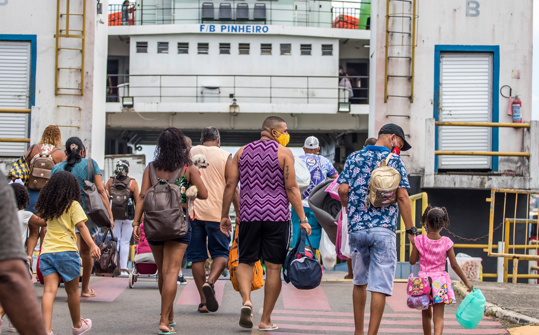 Para embarcar no ferry-boat, a espera foi de mais de duas horas.