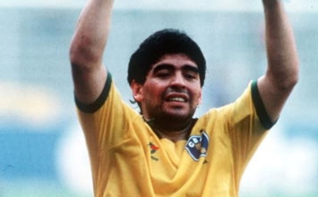 O jogo foi vencido pela Argentina por 1x0. Após o fim da partida, Maradona vestiu a camisa do Brasil
