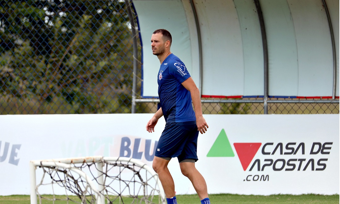 Sem atuar desde novembro, Lucas Fonseca pode voltar a ser titular no Bahia