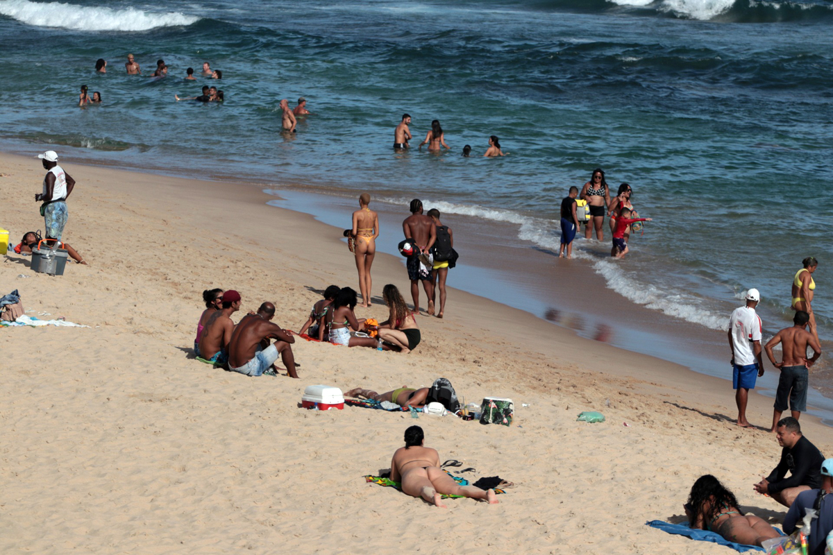 As praias de Salvador serão fechadas novamente a partir de quarta-feira (24).
